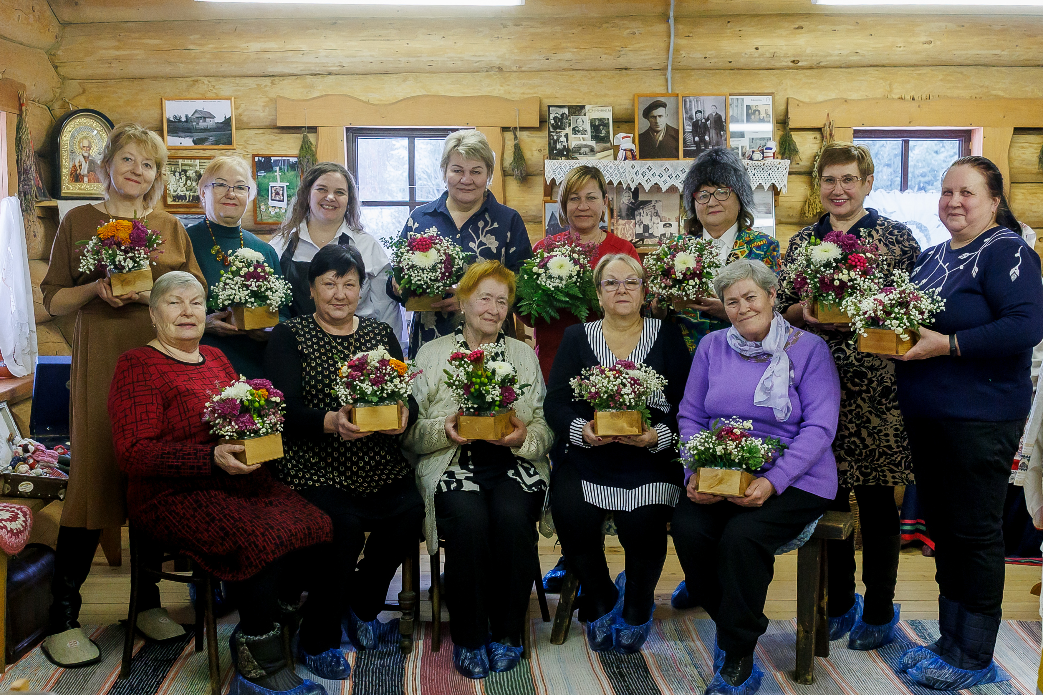 Мастер-класс по флористике от волонтеров БХК к Международному женскому дню